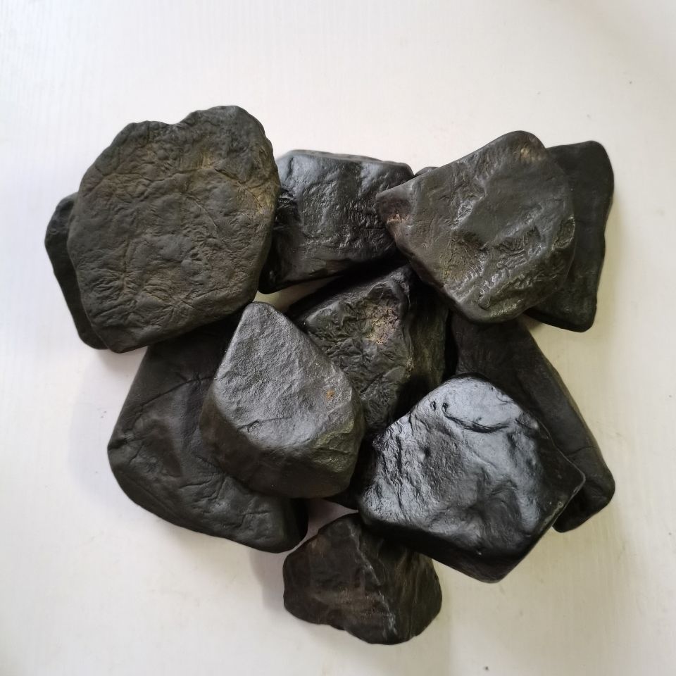 陨石原石寻乌黄乡雨石奇石有吸磁性200克到800克不等sn2149300克到800