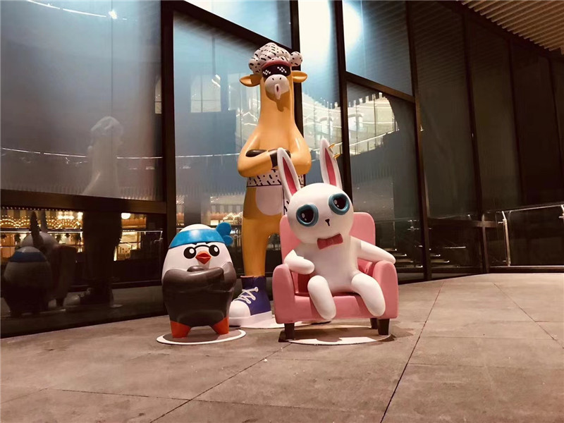 玻璃钢卡通雕塑定制商场美陈动漫ip大玩偶网红打卡公仔人物摆件 酒