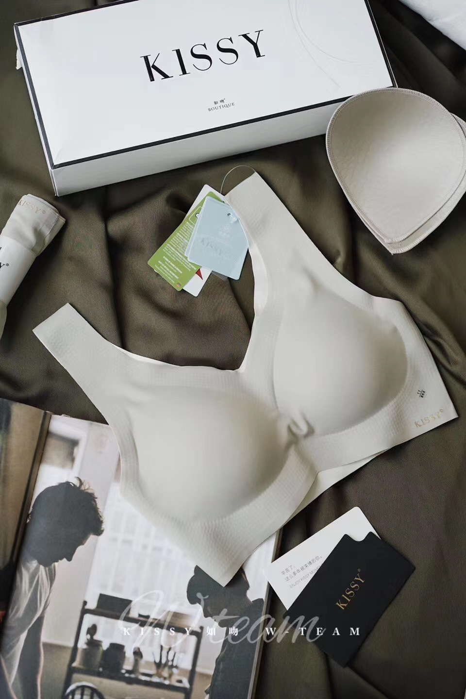 微商kissy内衣如零束缚无痕无钢圈蕾丝聚拢吻运动文胸套装女本命年