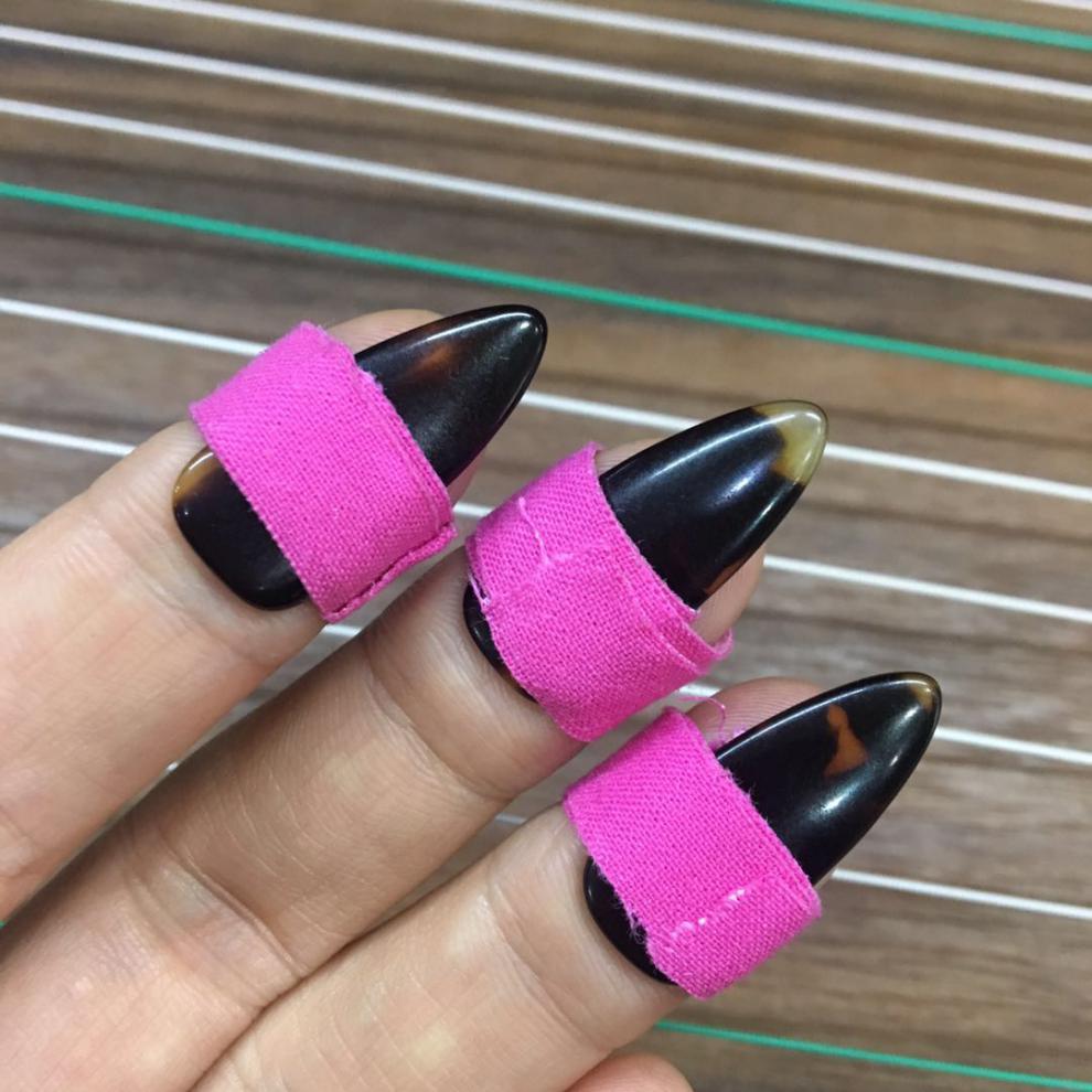 古筝指甲儿童小号成人初学考级古筝指甲摇指神器尼龙指甲双凹槽中号