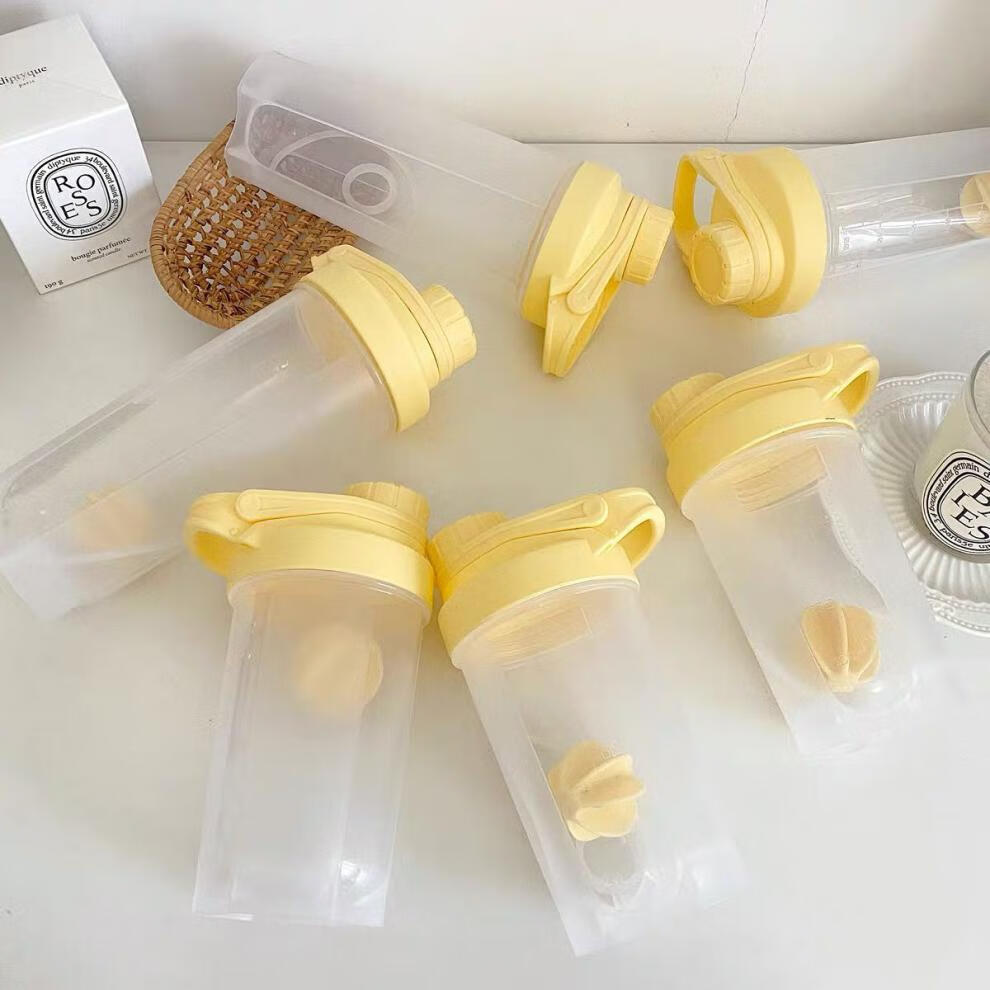 驰诺摇摇乐随手杯大容量温柔色少女心塑料水杯便携简约运动水壶奶油黄