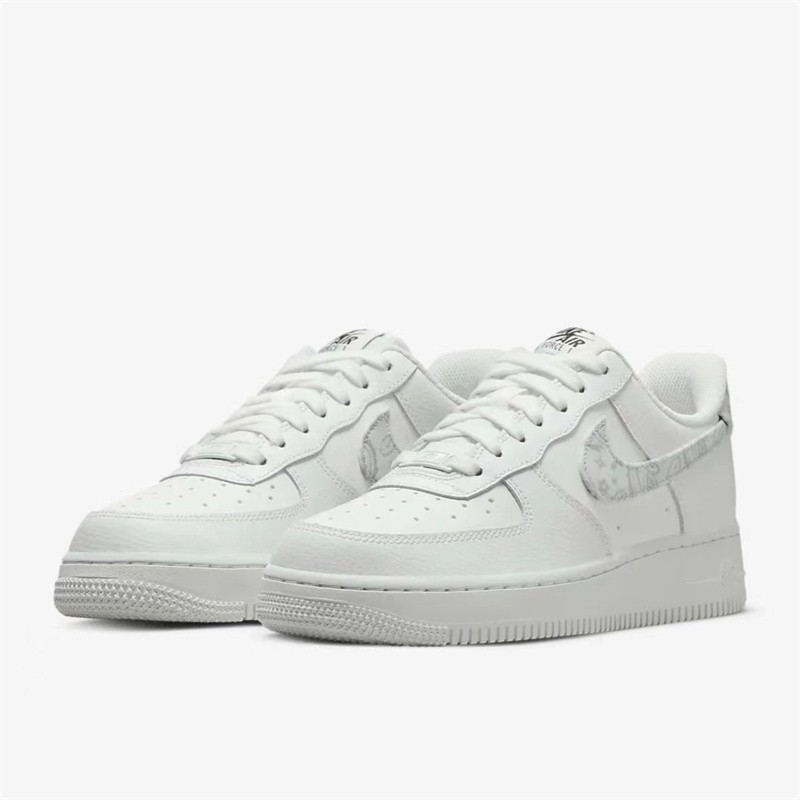 耐克/nike air force 1 07 ess 女子空军一号运动鞋 dj9942 dj9942