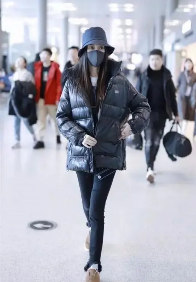 蒙口官方baby杨颖同款宽松加厚面包服亮面黑色韩版羽绒服女短款外套冬