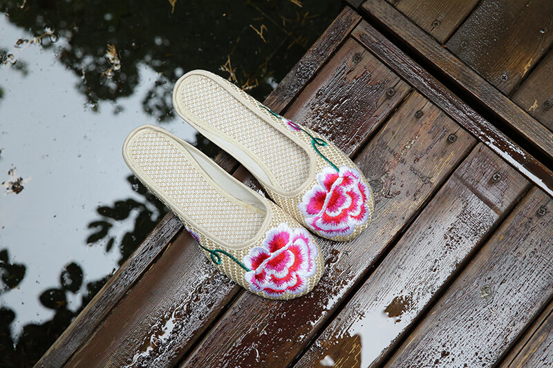 娟的绢夏季新款牛筋底民族风绣花拖鞋亚麻软底坡跟刺绣居家凉拖鞋女yr