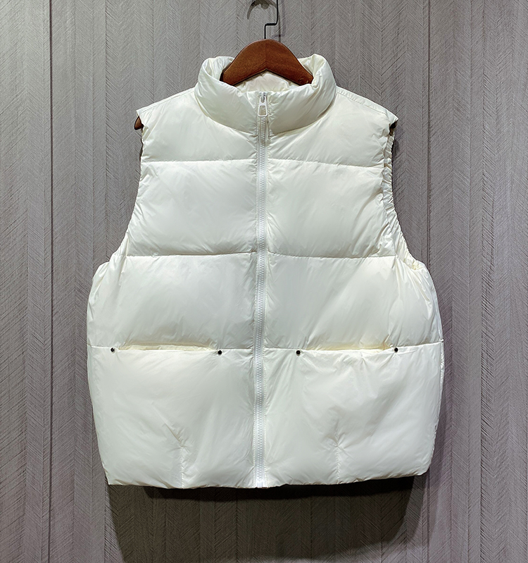 2021秋冬新款白鸭绒羽绒马甲女短款季韩版外穿宽松立领铆钉背心品牌女