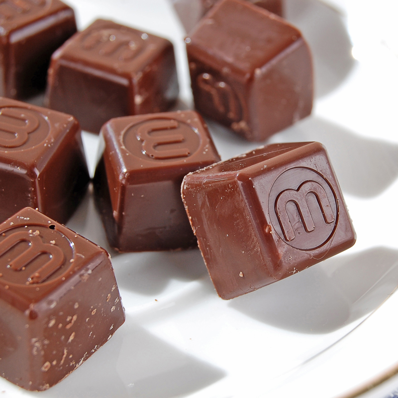 黑金刚125夹心巧克力金刚125巧克力代可可脂巧克力330g2盒2盒草莓味