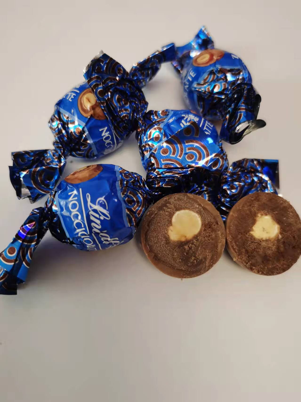 法国瑞士莲榛仁夹心巧克力送冰山70黑巧牛奶 榛子黑巧500g 榛子味