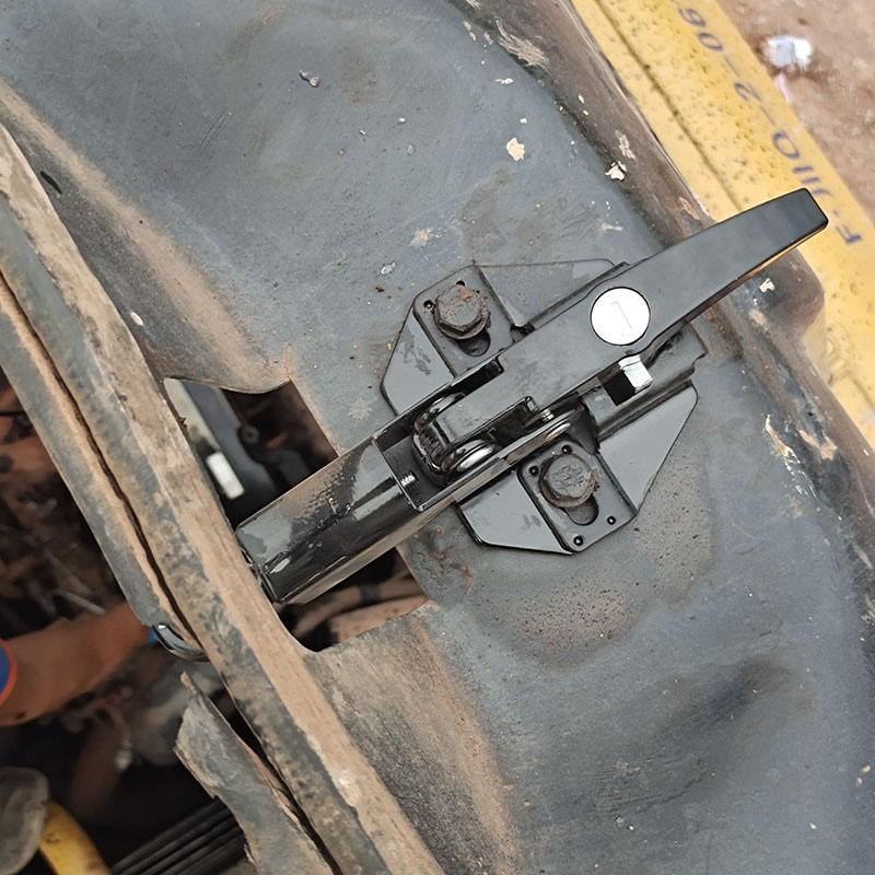 挖掘机卡特320/323/324/329/330/336d/b/c发动机盖锁引擎盖锁配件