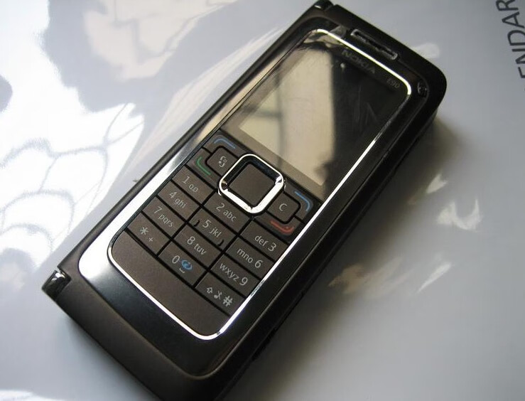 诺基亚(nokia) e90侧滑盖 全键盘 双屏智能手机 经典收藏 咖啡色【2