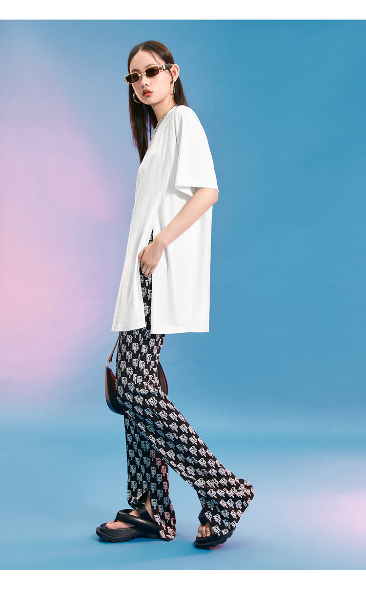 太平鸟开叉短袖t恤女2021夏新款黑白色中长款宽松大码设计感上衣 白色