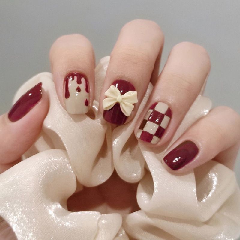 伊夏24片可穿戴假指甲 中短款日常贴片ins纯欲风可拆卸重复使用指甲贴