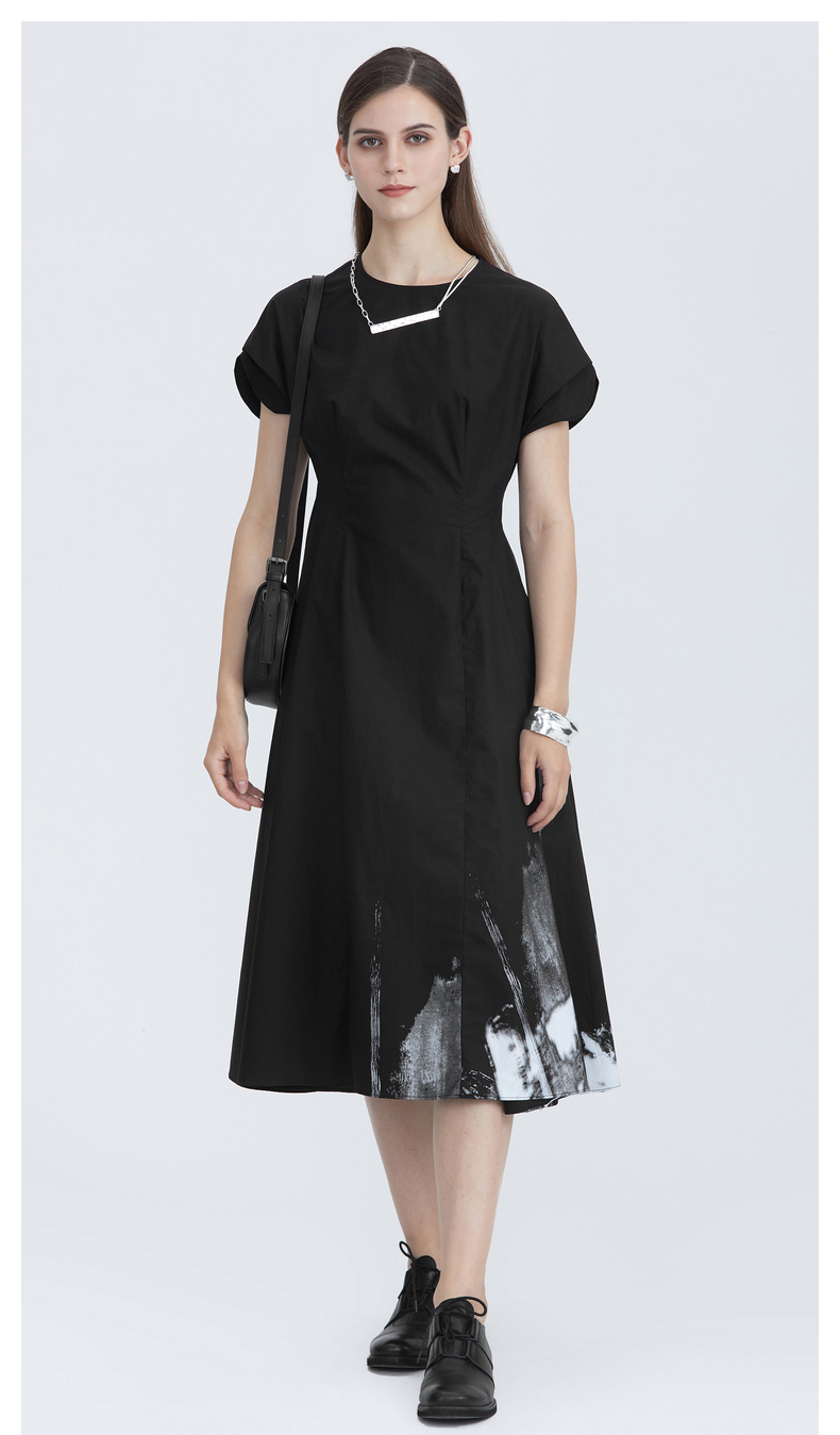 sdeer2021夏季圣迪奥女装时尚圆领水墨晕染不规则短袖连衣裙s21261285