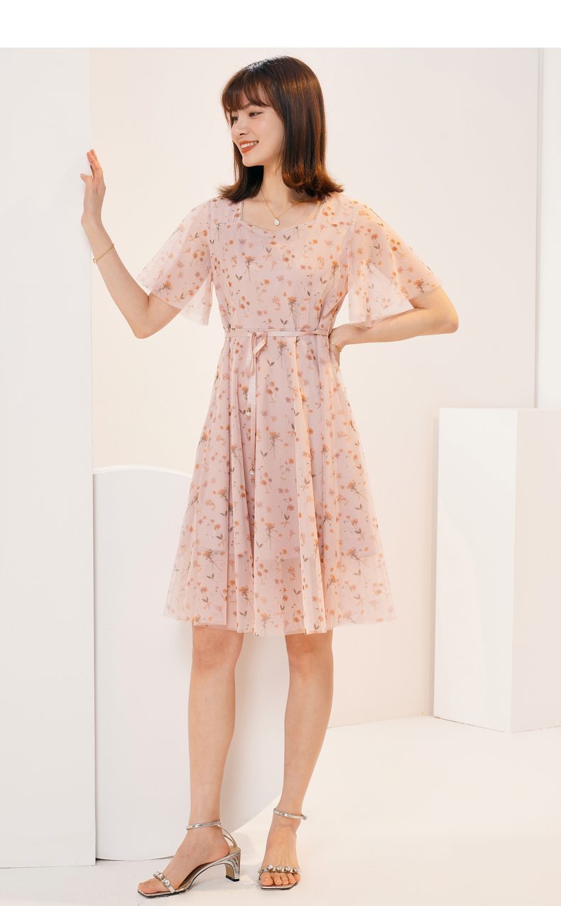 xg浅粉色满版印花中长裙雪歌2021夏季新款裙子碎花短袖连衣裙女装花版