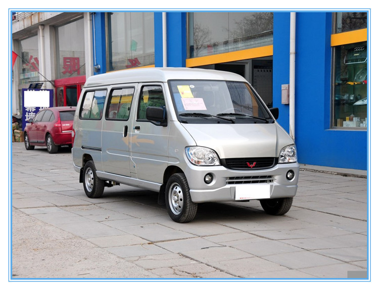 适用于五菱之光6400加长版前门中门玻璃后门后面后侧面玻璃车门车窗