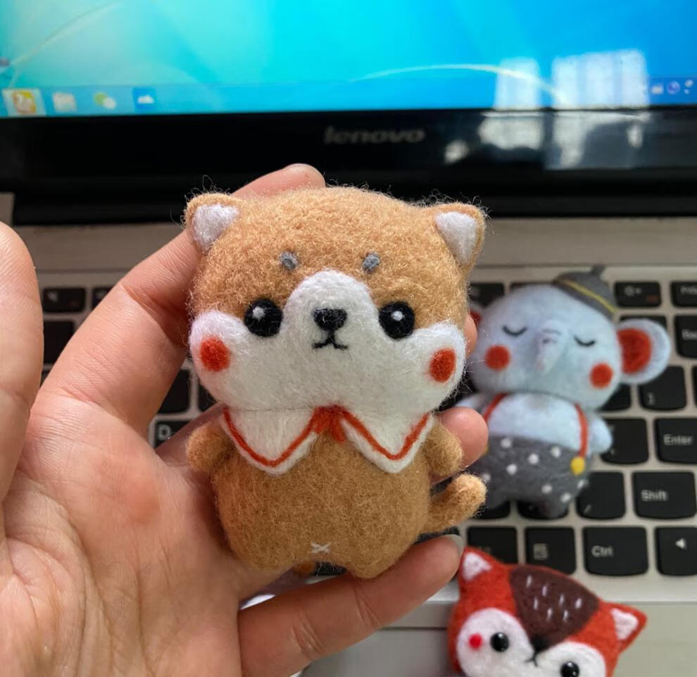 羊毛毡戳戳乐羊毛毡成品钥匙扣可爱动物车挂节日创意小礼物支持来图戳