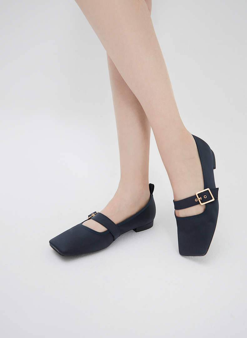 charles&keith21秋新品ck1-70580159女士金属扣带饰低跟芭蕾鞋 ap.