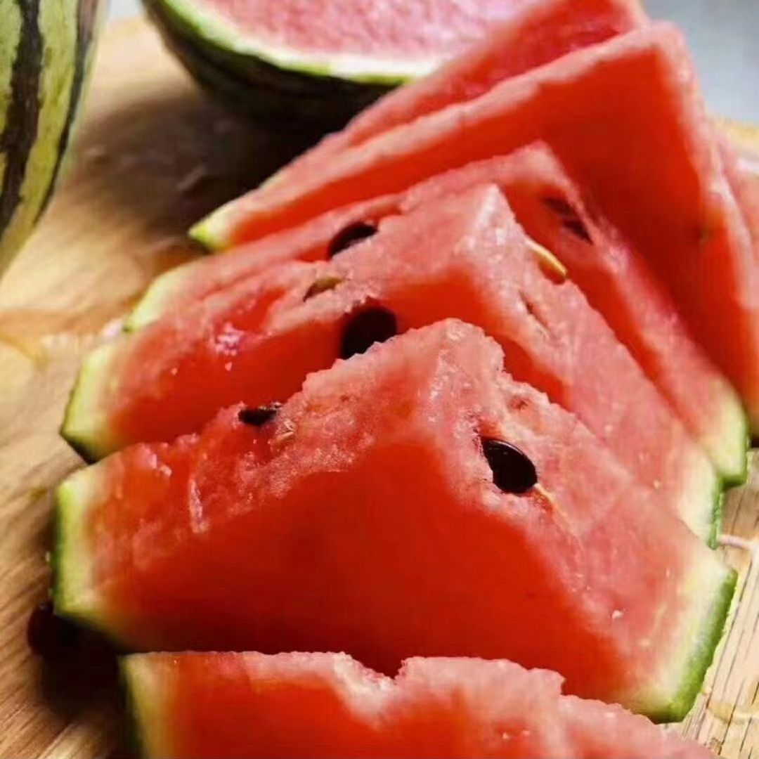 大兴庞各庄自产西瓜现摘,现装整箱发货,头茬保甜,极 四个装(14-16斤)