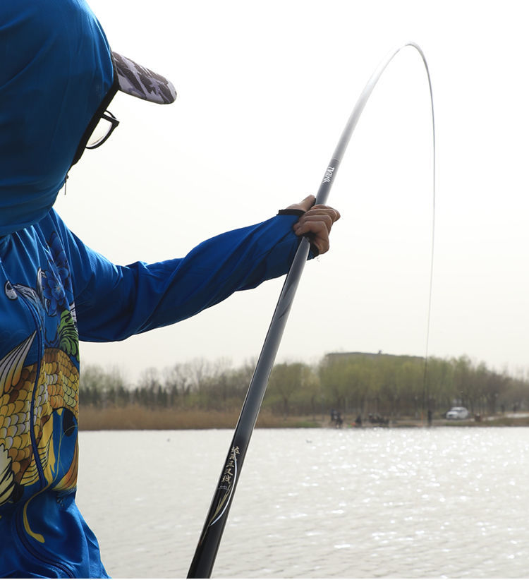 达瓦三叉戟鱼竿官方 日本进口碳素钓鱼竿6h19调超轻超硬长节台钓竿