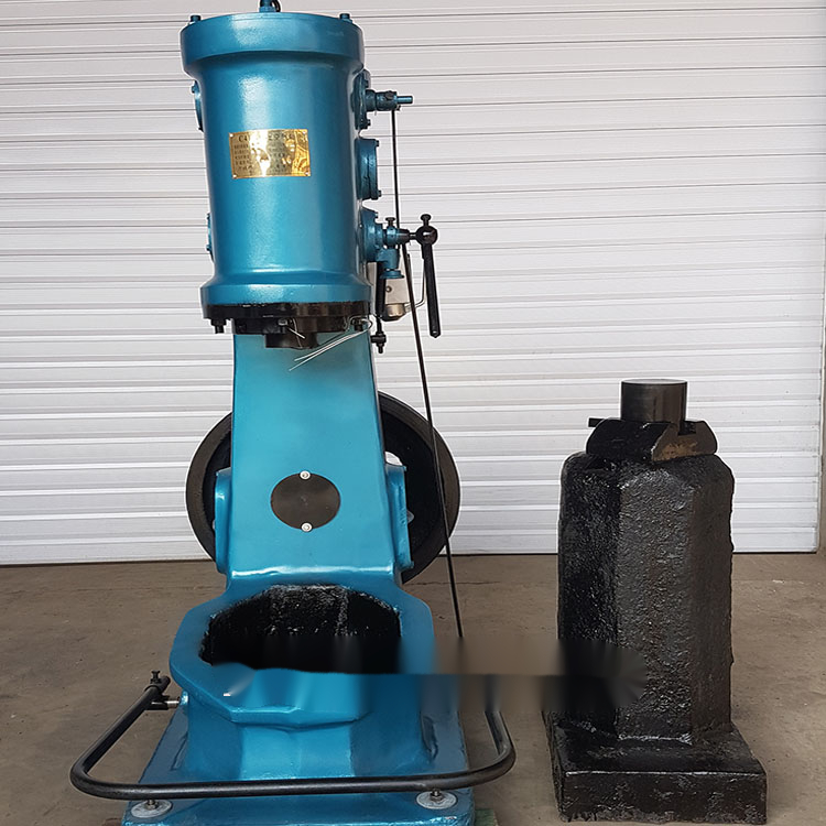 打铁空气锤 河北机械连体分体打农具铁墩子电动大型150空气锤 c41-400