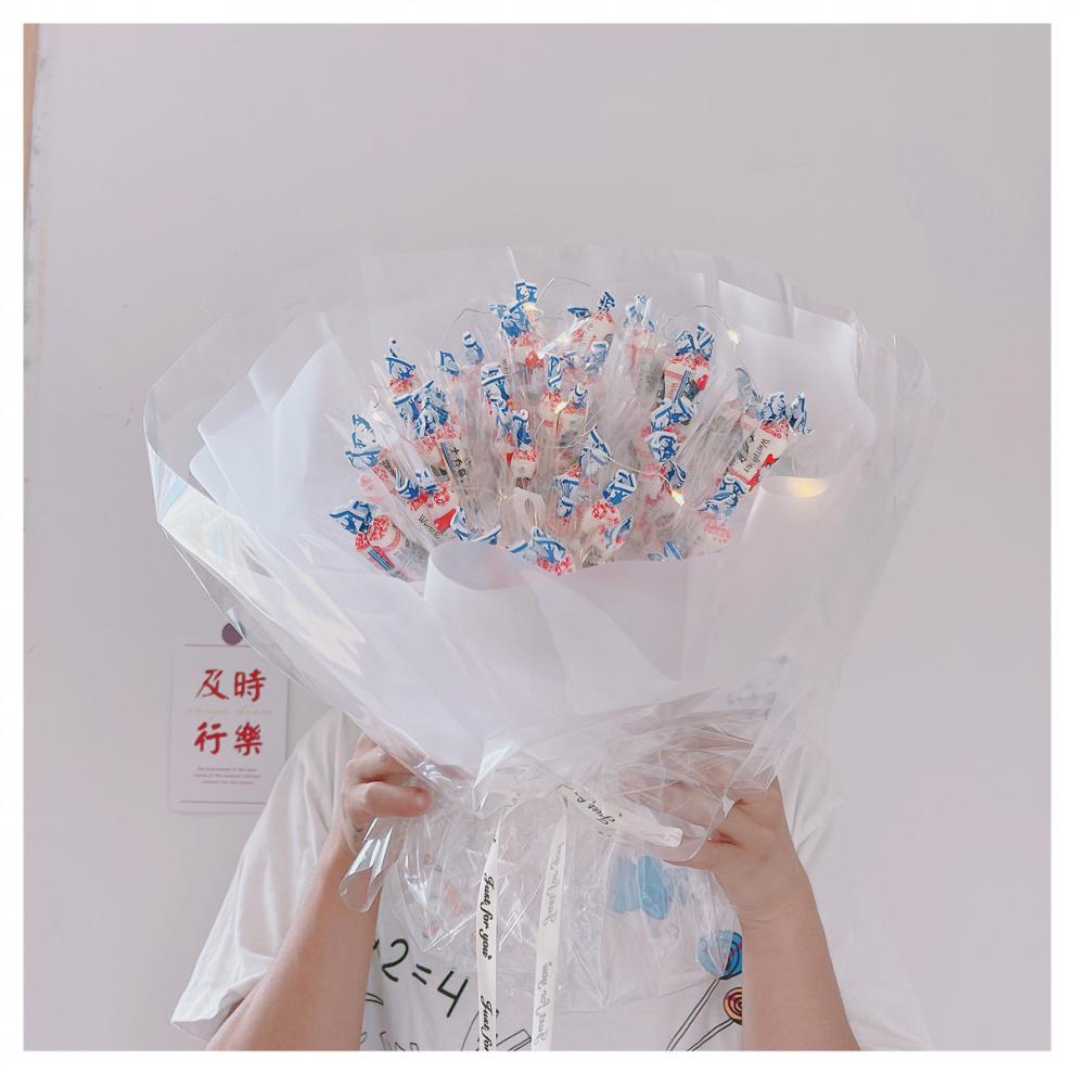 白兔奶糖棒棒糖零食花束生日礼物感闺蜜七夕情人节送女友花丝幕 黑色