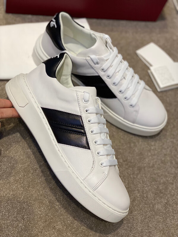 潮牌巴宝莉bv男鞋欧洲站2022高端板鞋b家休闲百搭运动皮鞋时尚皮鞋ins