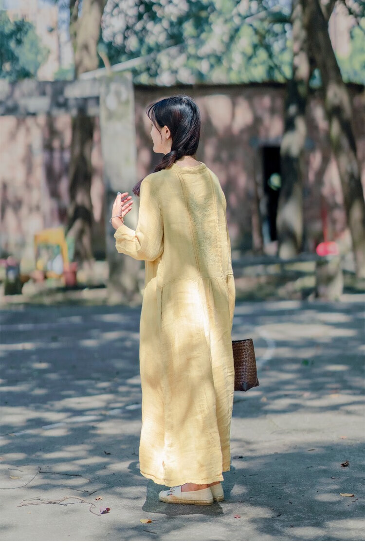 知笔墨黄色亚麻立领菩提扣手绣长款连衣裙复古文艺宽松佛系长袍黄色