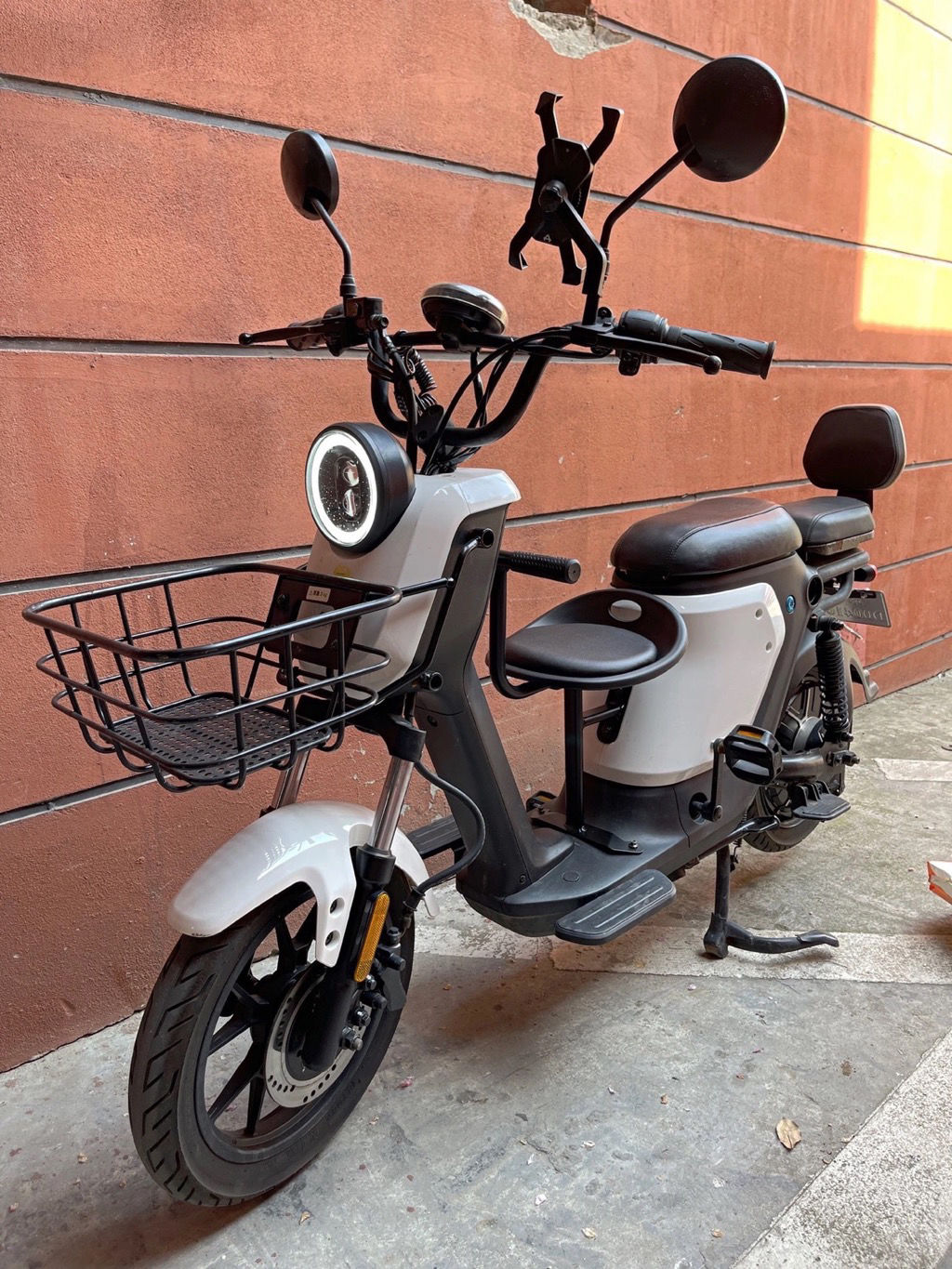 车u1c/ms/mqis/m2/mqi2前置儿童座椅带扶手雅迪v20/de3定制定制 uqi