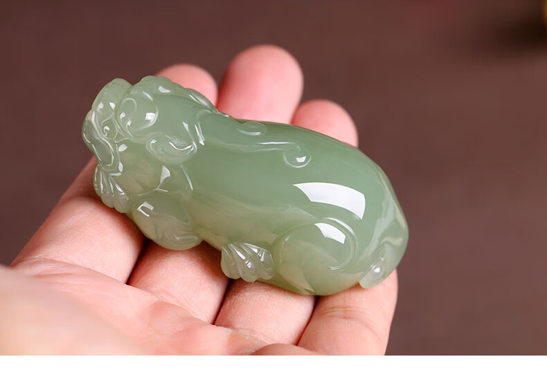 蔻奢蒂cotti&co天然新疆貔貅吊坠男款和田玉青白玉貔恘玉佩女玉石项链