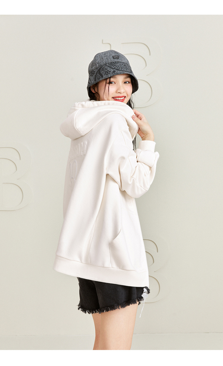 太平鸟彩虹兔子卫衣女2021夏季宽松薄款反光压印套头连帽长袖开衫