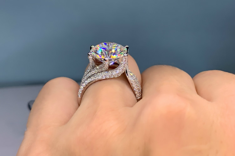 莫桑石钻石女戒 莫桑石d色豪华群镶豪华三排满镶大气戒指 18k金 5克拉