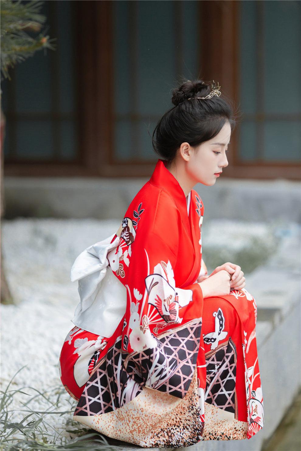 璨玥和服女正装传统改良大气红色日式外景旅拍拍照神明少女写真服装红