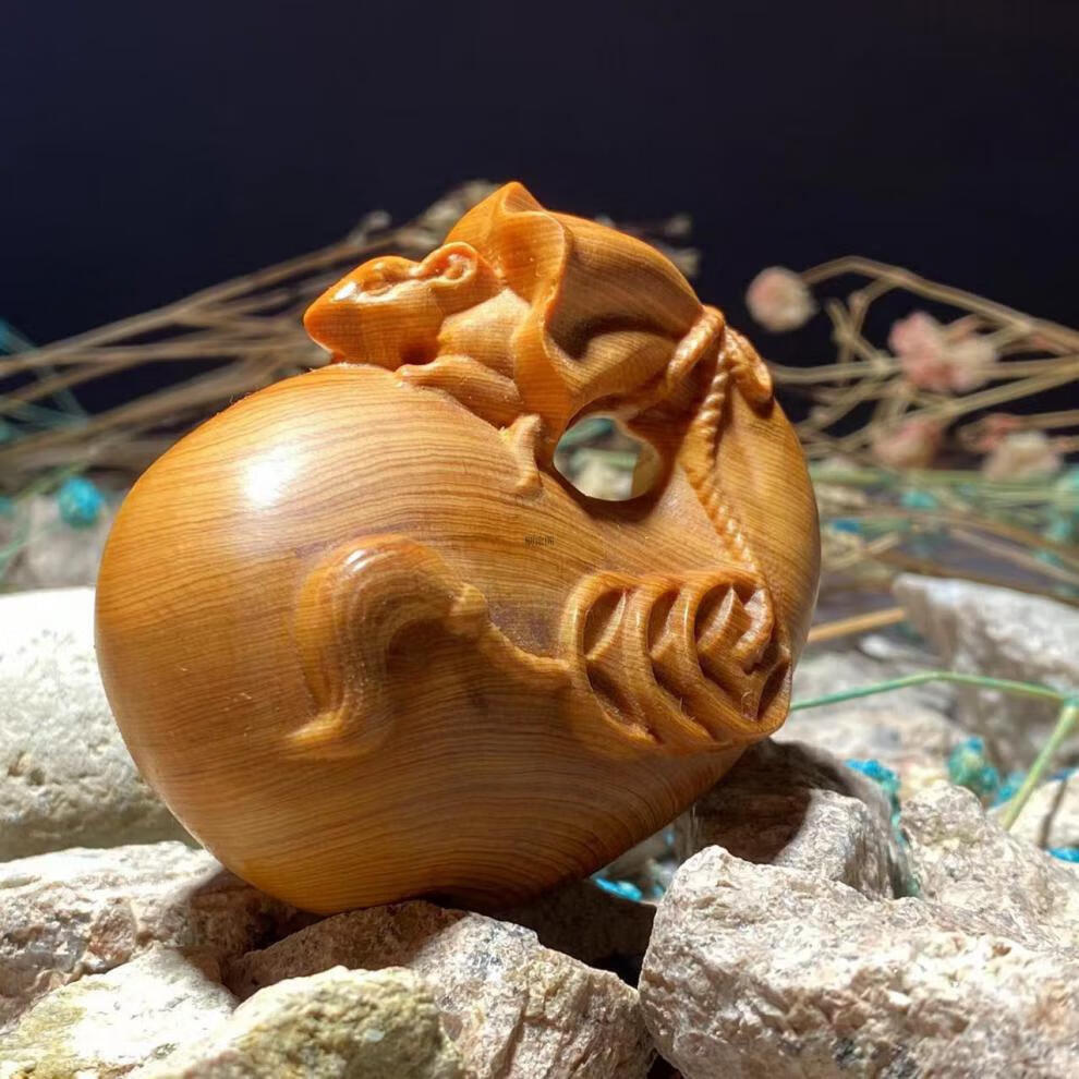 手中有钱老鼠钱袋太行崖柏陈化料红油奶香手把件车挂钥匙扣福袋木雕霜