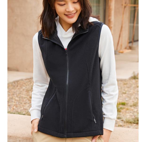 探路者抓绒背心2021秋冬新款户外时尚百搭保暖女式马甲tafj92786 雾光