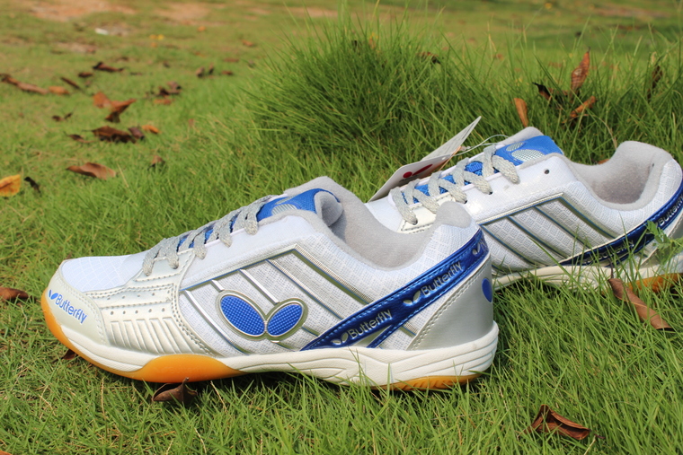 蝴蝶牌乒乓球鞋男女款网面透气耐磨牛筋底比赛训练室内运动鞋防滑耐磨