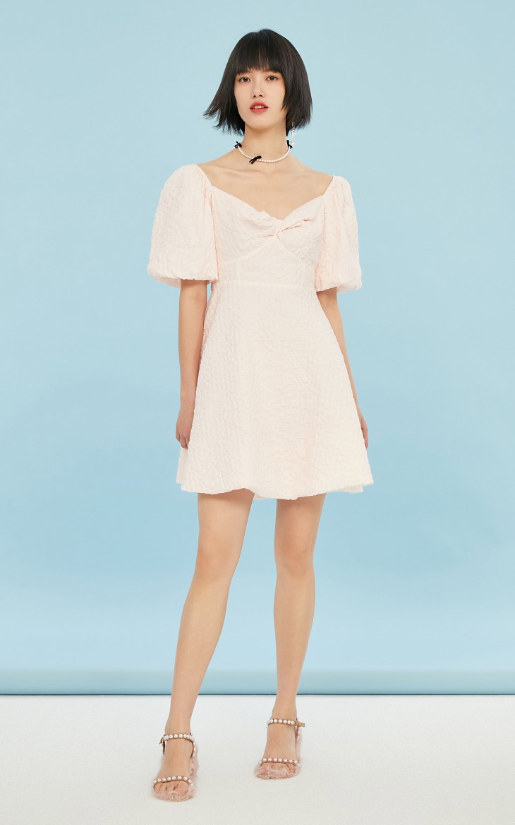 only2021夏季新款立体浮雕图案a字泡泡袖设计连衣裙女121207157 h2z