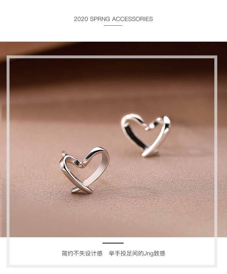 个性百搭精致耳环简约时尚气质养耳小巧心形耳饰s925银爱心耳钉一对