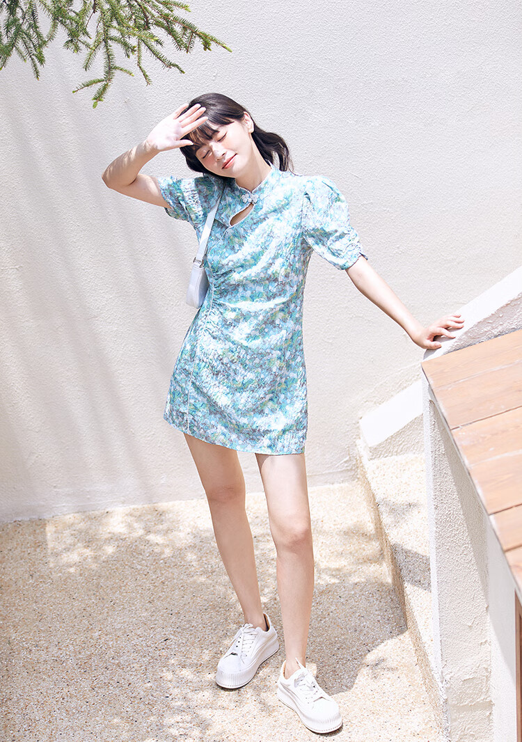 【新品】乐町气质镂空领口连衣裙2021新品夏季国风水墨旗袍连衣裙