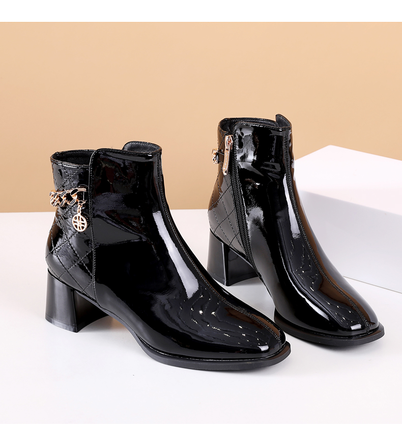 蜘蛛王高跟短靴女秋冬2021年新款粗跟时尚亮面漆皮棉靴91401黑色35