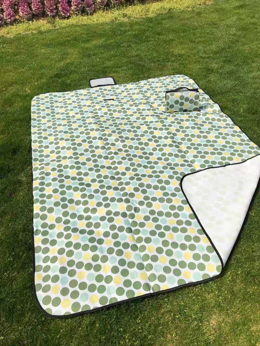 垫户外防潮垫休闲田园便携加厚超大防水郊游地垫草坪垫野餐布卡尼拉