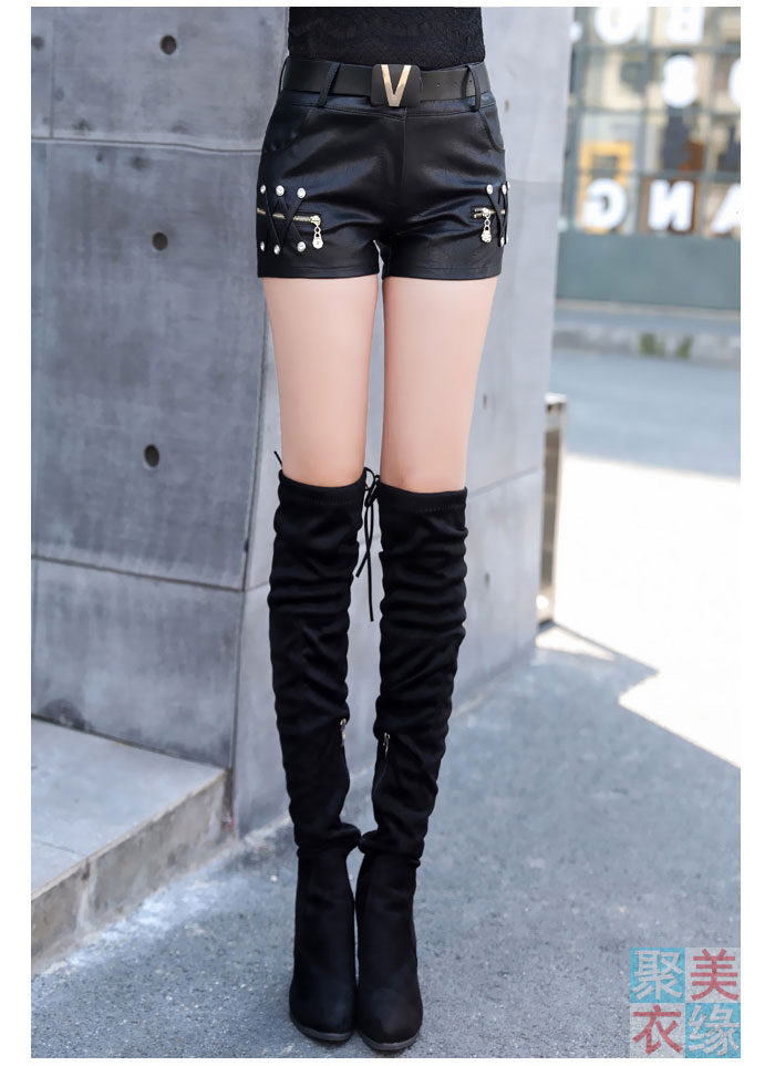 秋冬季pu皮裤衩女打底外穿紧身镶钻女式皮短裤秋天皮尤皮裤头靴裤s