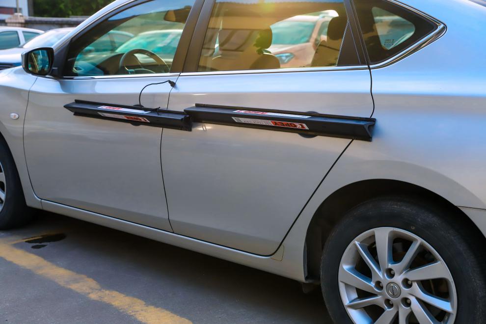 车门防撞垫磁性磁性汽车侧面防撞防刮胶条停车场隔壁车开门碰凹车门