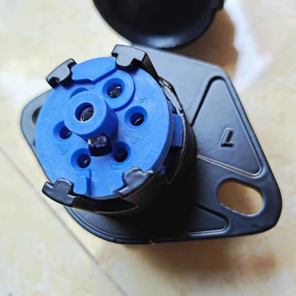 货车24v半挂车卡车精品七孔插座七孔插头螺旋七芯连接线插头插座精品