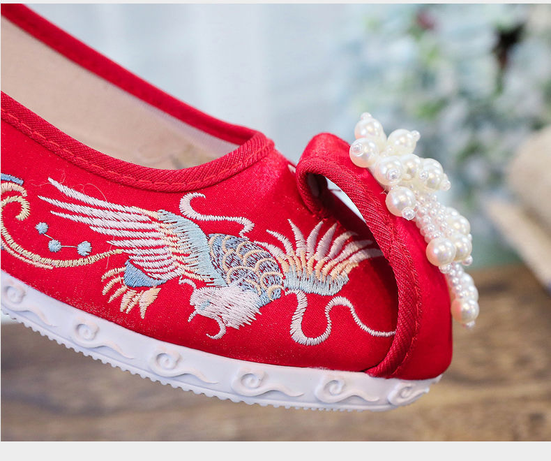 中式宫廷工艺布鞋古风汉服鞋宫锁珠帘缀珠流苏绣花布鞋秀禾婚鞋有仙