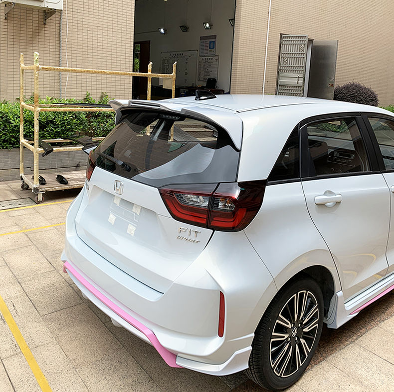 2021款新飞度尾翼本田四代全新飞度fit免打孔改装带灯顶翼后尾翼精品