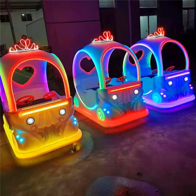 广场子双人碰碰车广场摆摊电动游乐设备电瓶玩具车新款儿童发光车音乐