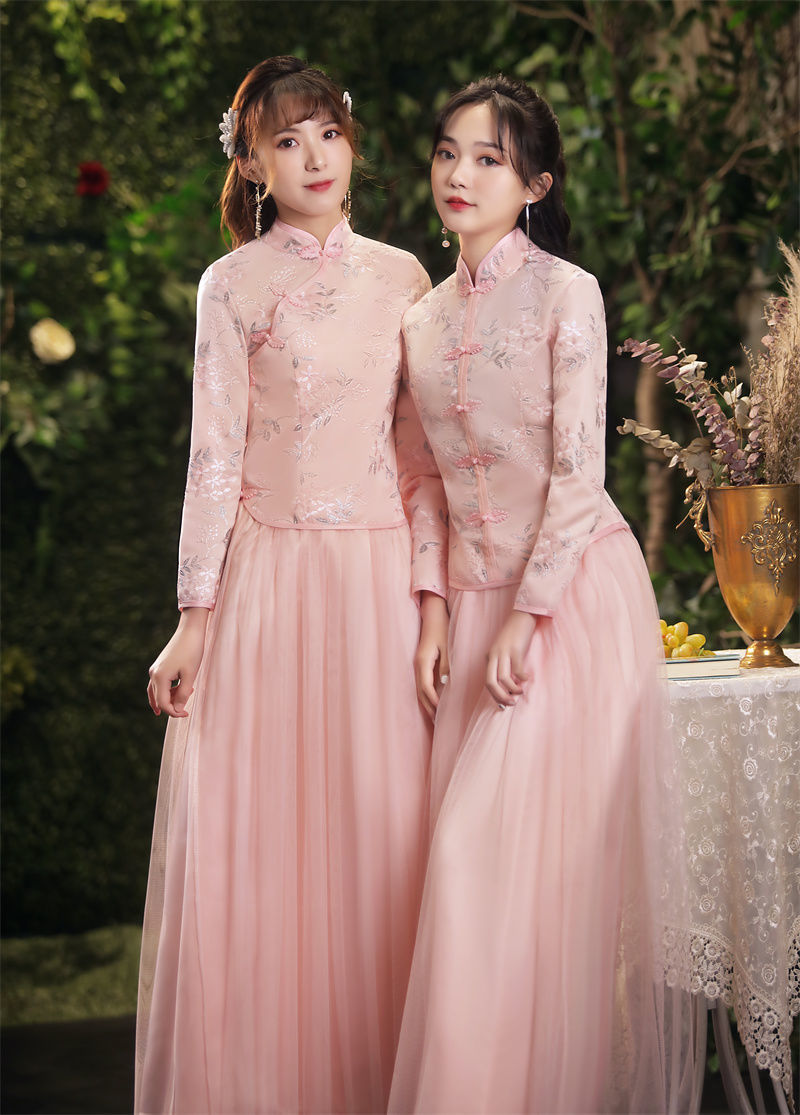 新娘装伴娘服2021中式伴娘服长款粉色保守保暖伴娘团伴娘礼服复古民族