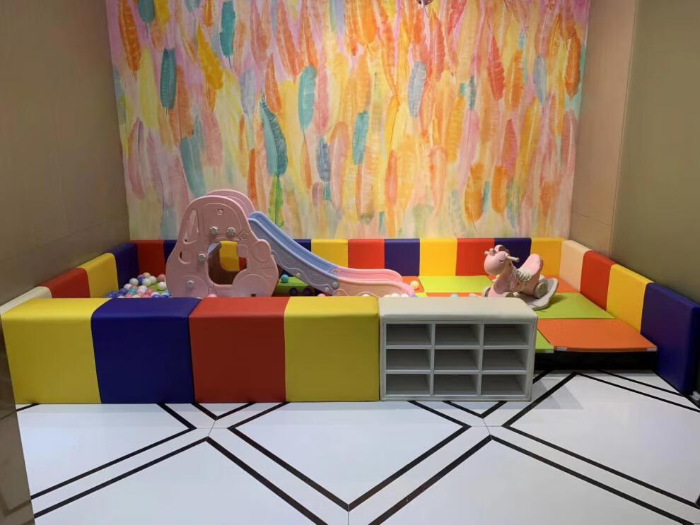 迪士尼(disney)早教海洋球池围栏志鹏幼儿园游乐场儿童防撞软包长凳