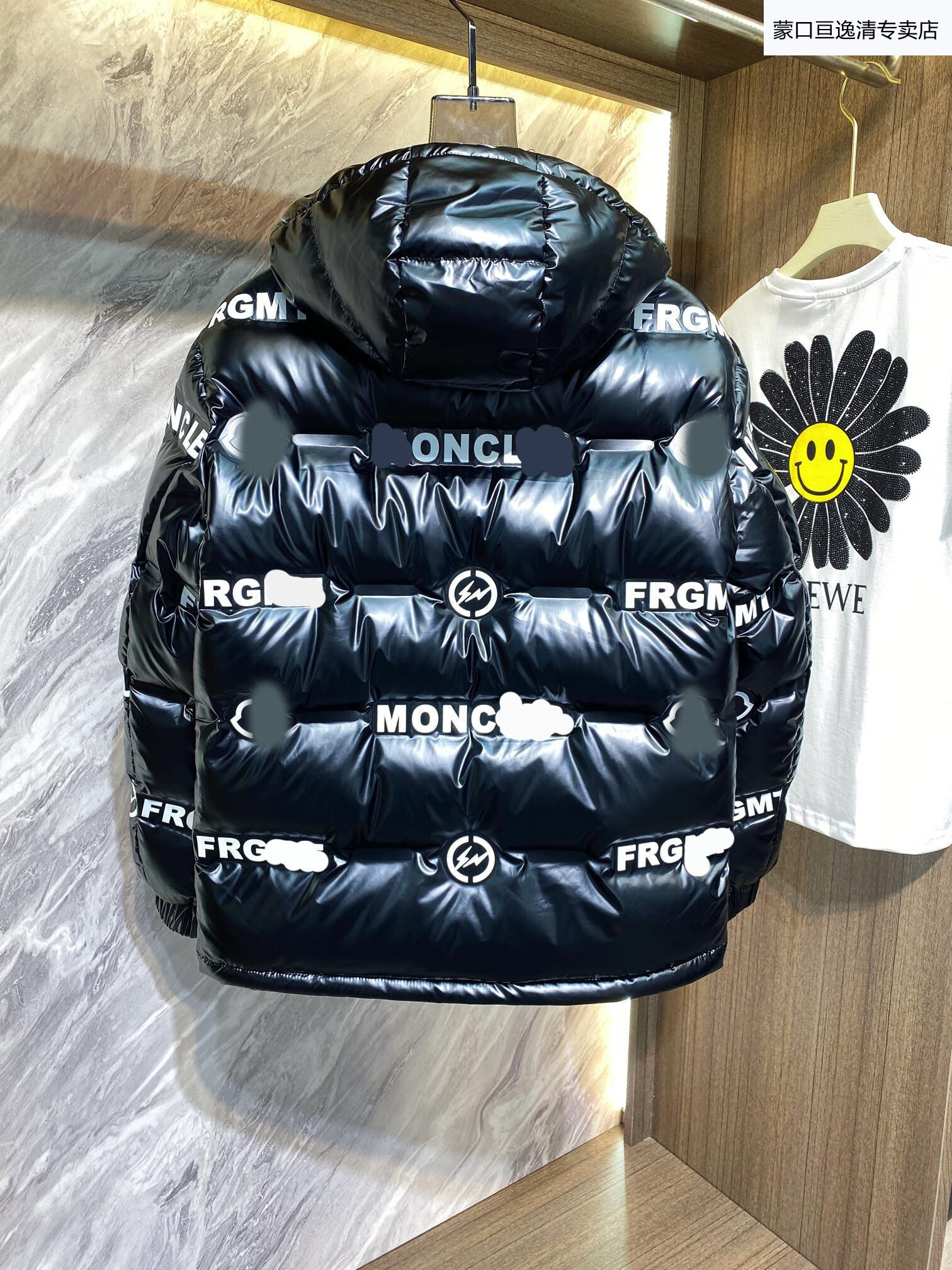 蒙口高端轻奢男装冬季联名款字母闪电印花情侣立领连帽羽绒服黑色4