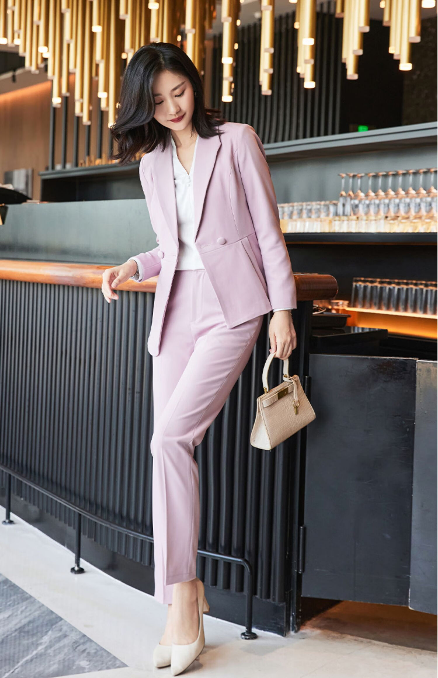 铂朗尼奥 播音主持艺考服装女粉色套装职业装正装设计感小香风西装