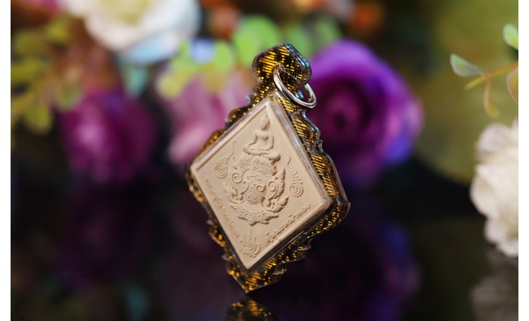 泰国佛阿赞苏斌娜娜通五眼四耳图片色